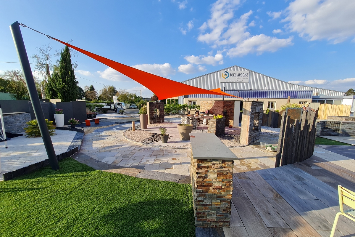 Les voiles d&rsquo;ombrage : la solution polyvalente pour les espaces extérieurs